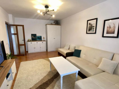 Apartament cu 3 Camere, etaj intermediar, Mobilat-Utilat. CUG