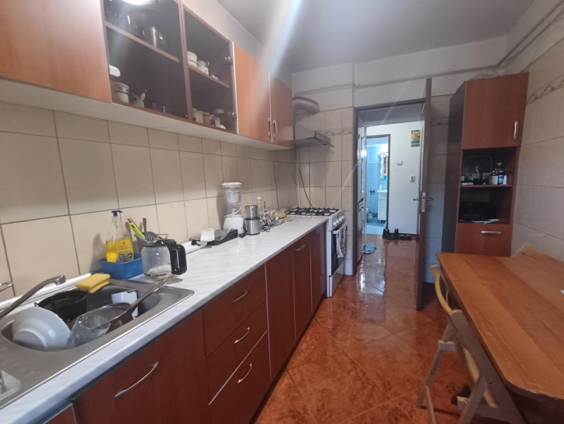 Apartament 2 camere, decomandat, etaj 2, zona Moara de Foc, IASI