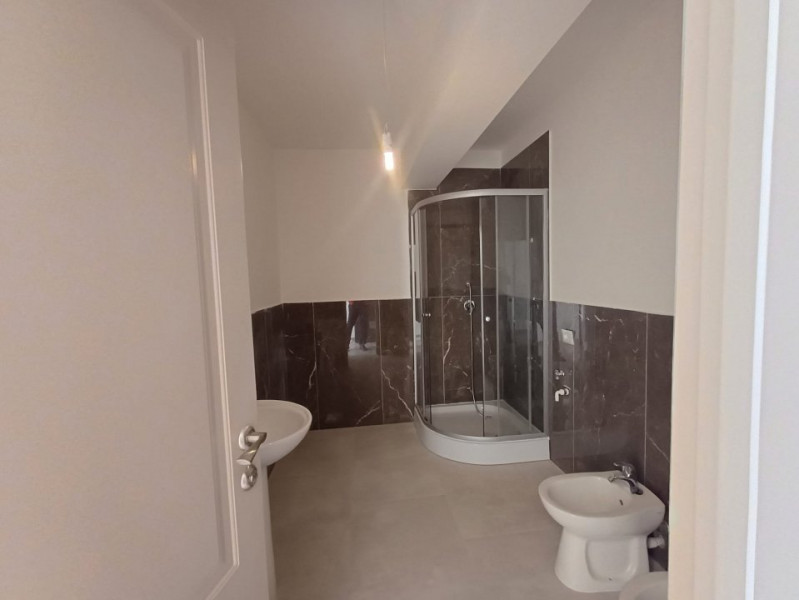 APARTAMENT 2 CAMERE VISANI, POSIBILITATE DE MUTARE IMEDIATA 