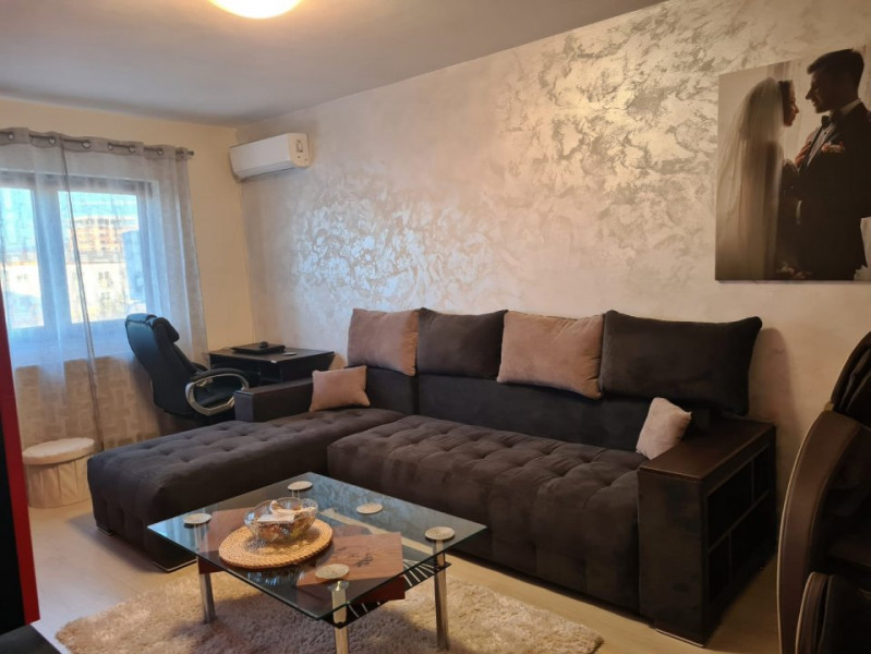 Dacia - Apartament 3 camere renovat, mobilat - 95.000 euro 