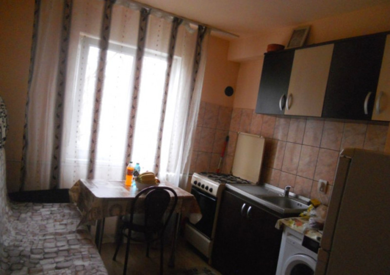 Apartament 1 cameră - etajul 3 - Podu Roș, Cantemir