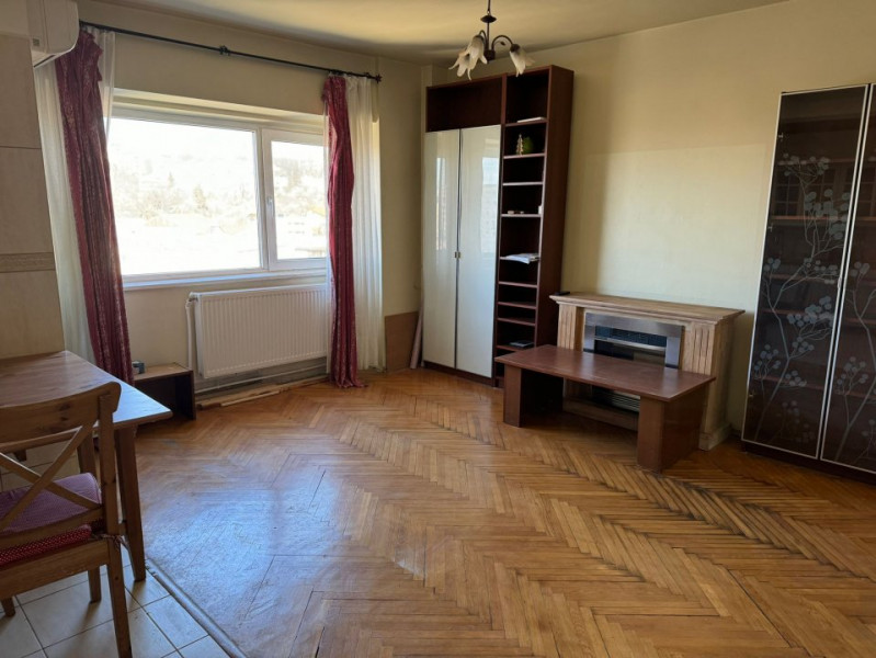 Apartament cu 3 camere, zona Garii, Iasi