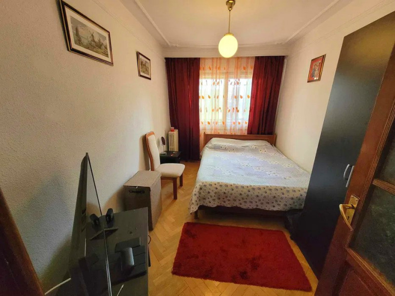 Apartament 3 camere - etaj 2 - bloc fără risc - Podu Roș 