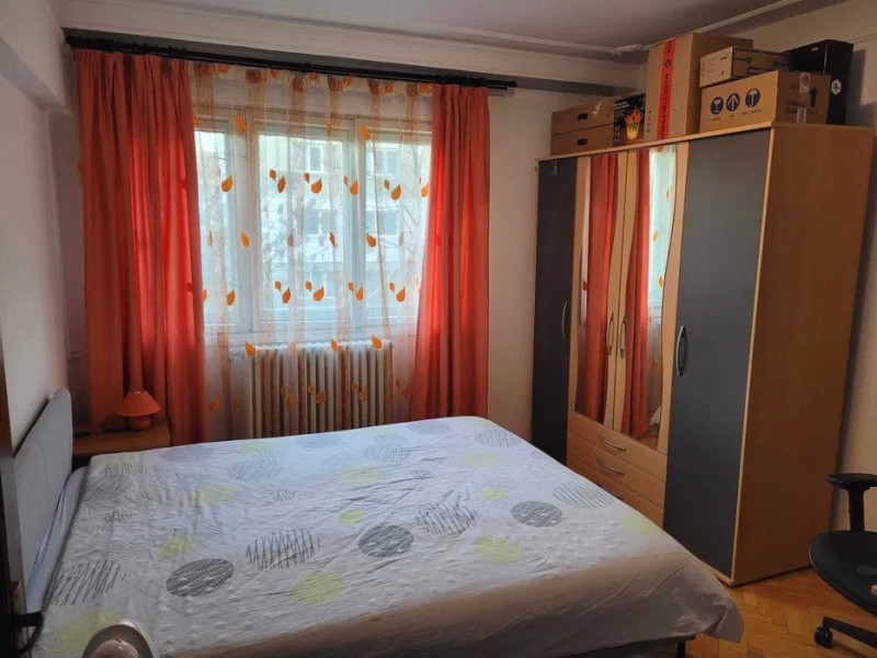 Apartament 3 camere - etaj 2 - bloc fără risc - Podu Roș 