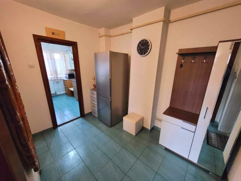 Apartament 3 camere - etaj 2 - bloc fără risc - Podu Roș 