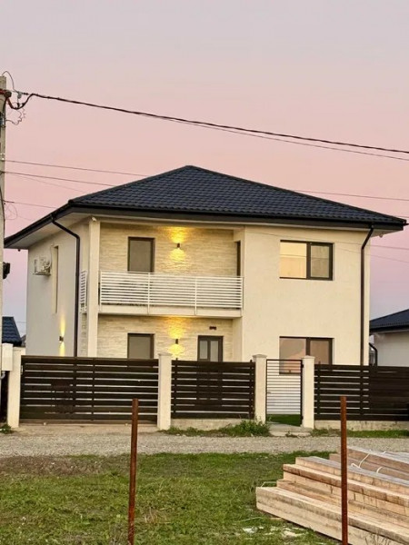 CASA 5 CAMERE IN VALEA URSULUI-VOROVESTI 