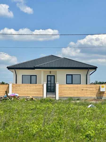 Casa cu 4 camere , Valea Ursului-Vorovesti , pozitie buna