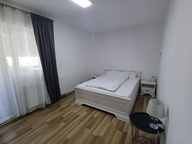 Apartament 2 camere, decomandat, zona Alpha Bank - Pacurari, Iasi