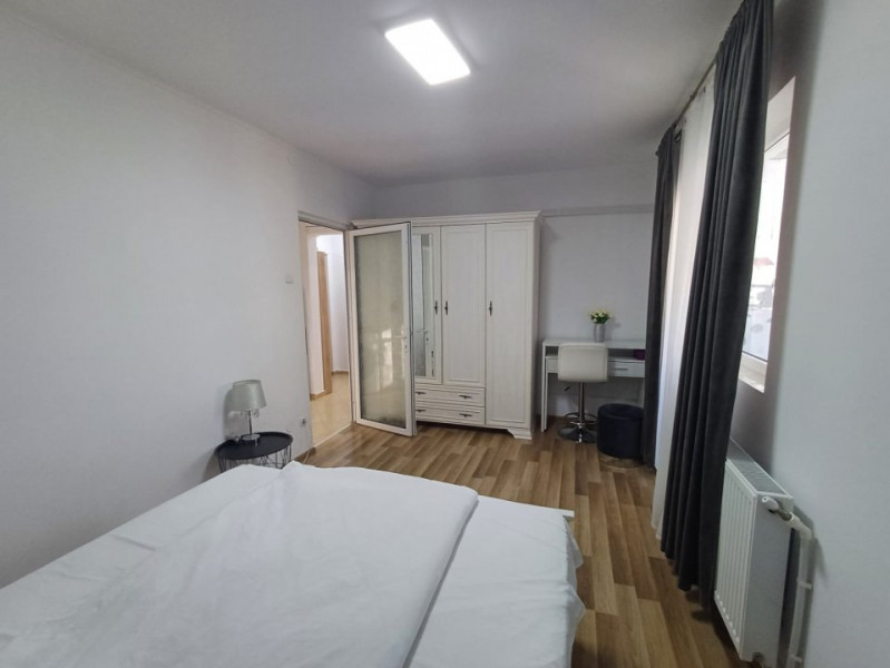 Apartament 2 camere, decomandat, zona Alpha Bank - Pacurari, Iasi