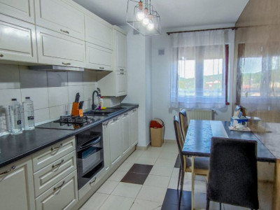 Apartament 2 camere decomandat-Podul de Fier-71mp