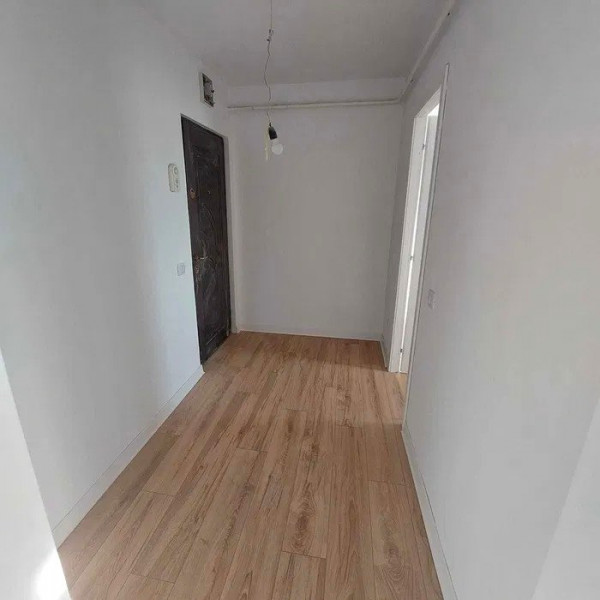 Apartament 2 camere renovat - bloc fără risc - Podul de Piatră 