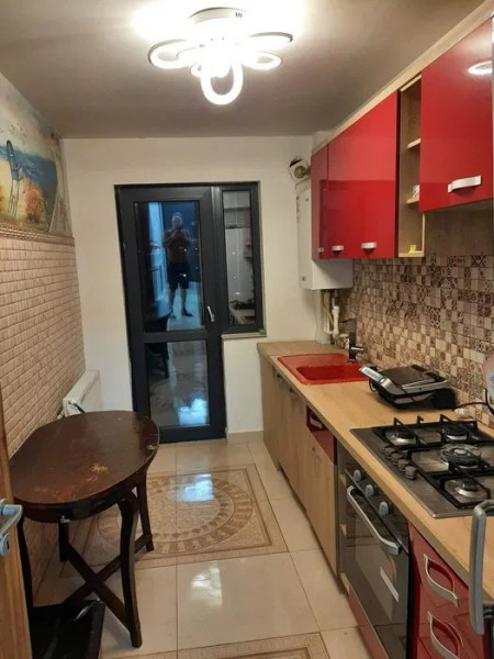 APARTAMENT CU 2 CAMERE DECOMANDAT VISANI , LOC DE PARCARE INCLUS