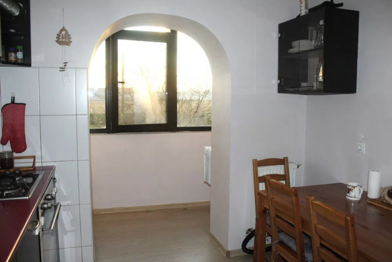 Dacia- Apartament 2 camere, renovat, etaj 1 -90.000 euro