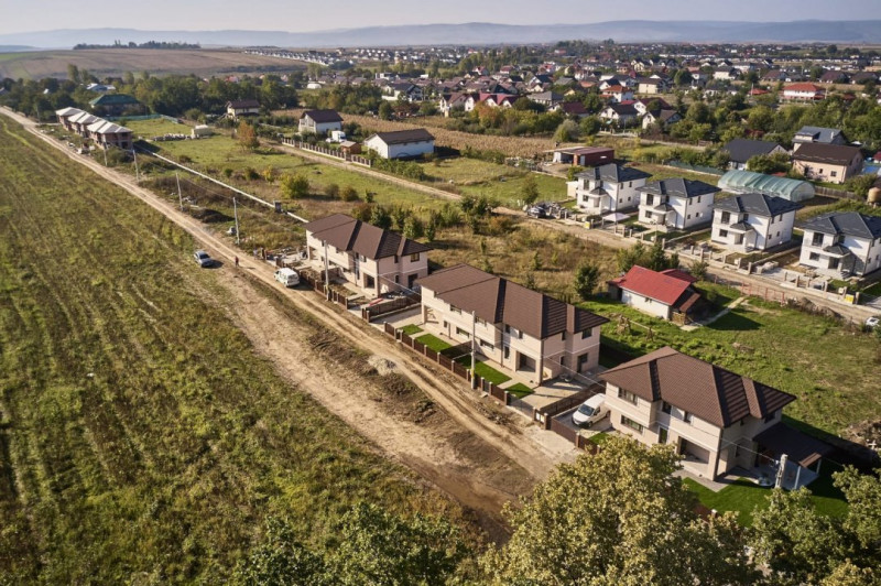 CASA CU POSIBILITATE DE MUTARE IMEDIATA , MIROSLAVA-PADURE , ZONA LINISTITA