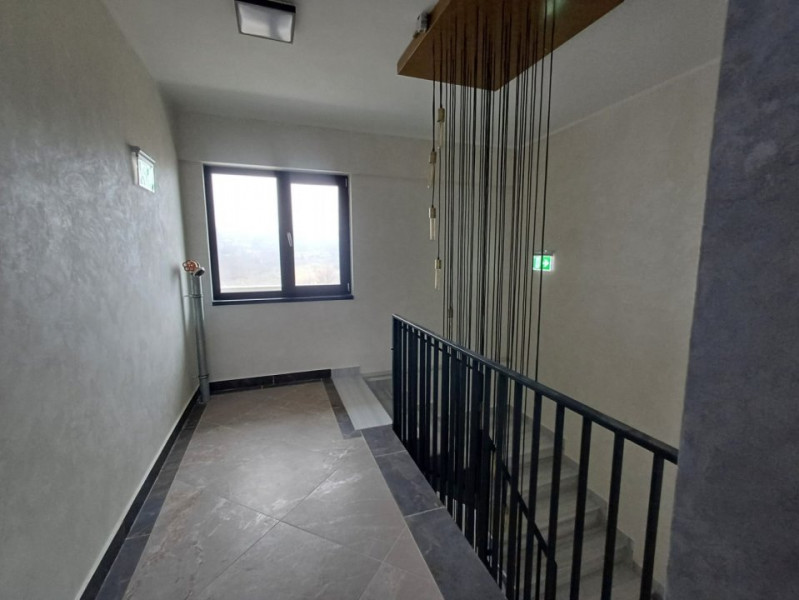 APARTAMENT CU 3 CAMERE IN VISANI , STRADA PRINCIPALA , FINALIZAT SI INTABULAT 