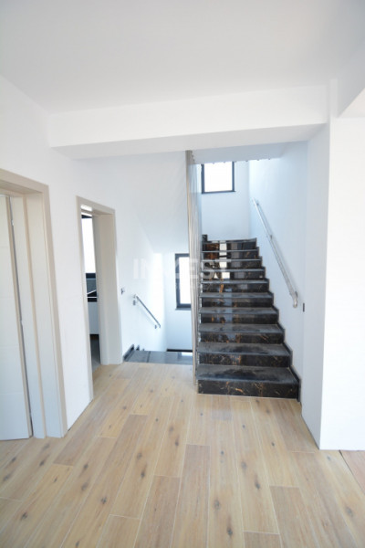 Casa individuala cu beci, 3 bai, 644mp teren. zona Popas Pacurari