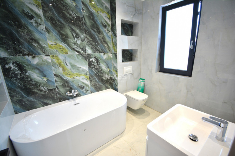 Casa individuala cu beci, 3 bai, 644mp teren. zona Popas Pacurari