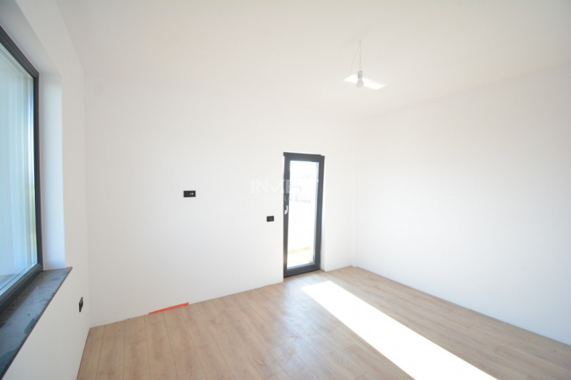 Casa individuala cu beci, 3 bai, 644mp teren. zona Popas Pacurari