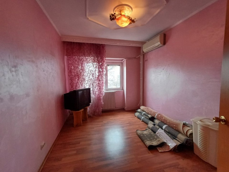 Apartament 4 camere, decomandat, Pacurari- Kaufland