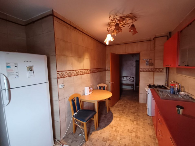 Apartament 4 camere, decomandat, Pacurari- Kaufland