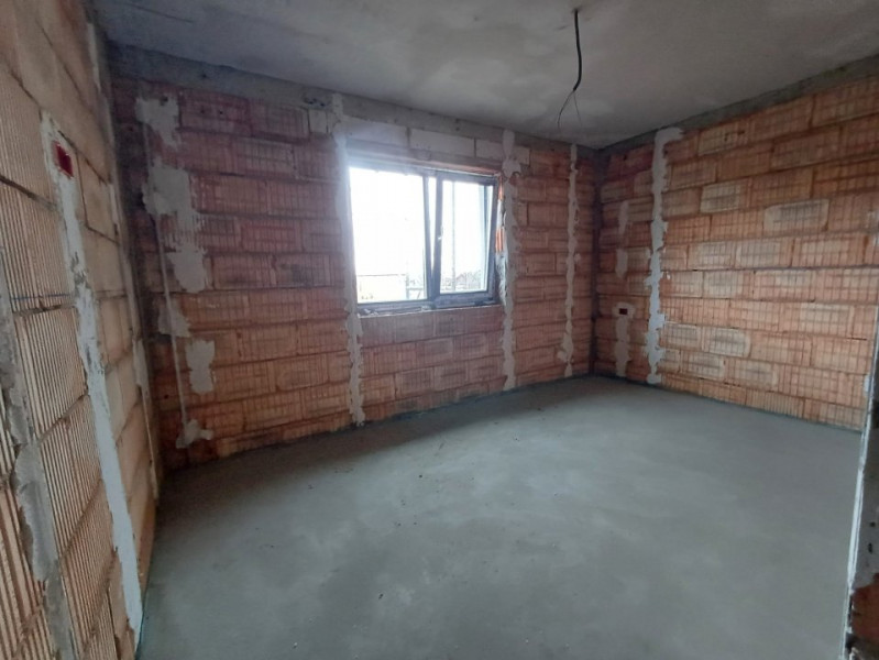 Casa cu 3 camere , in zona CIURBESTI