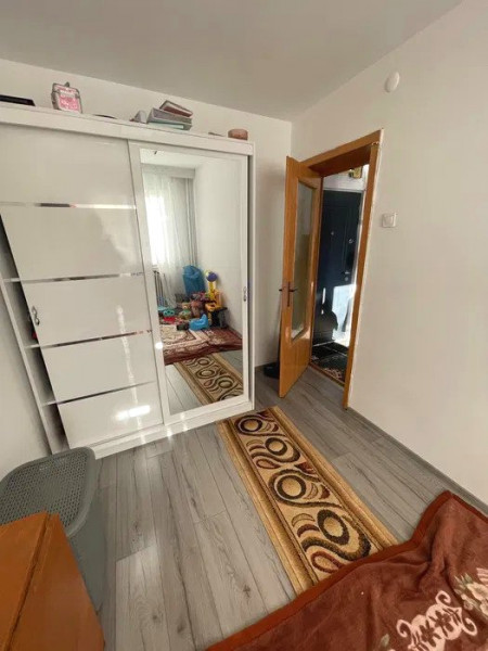 Apartament 3 camere - etaj 1 - Podu Roș 