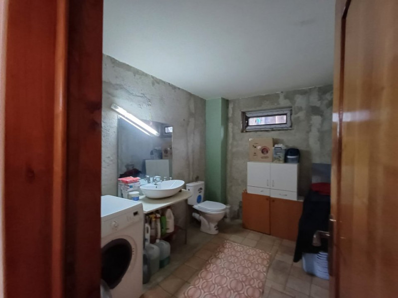 Vila cu  7 camere in Galata  cu toate utilitatile si  1200 mp de teren