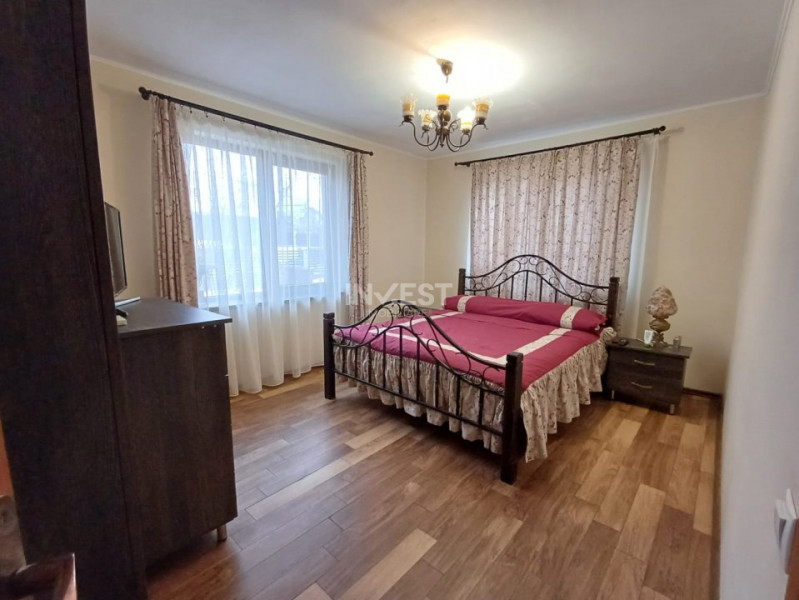 Vila cu  7 camere in Galata  cu toate utilitatile si  1200 mp de teren