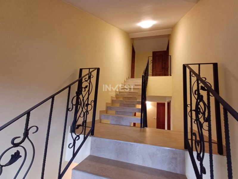 Vila cu  7 camere in Galata  cu toate utilitatile si  1200 mp de teren