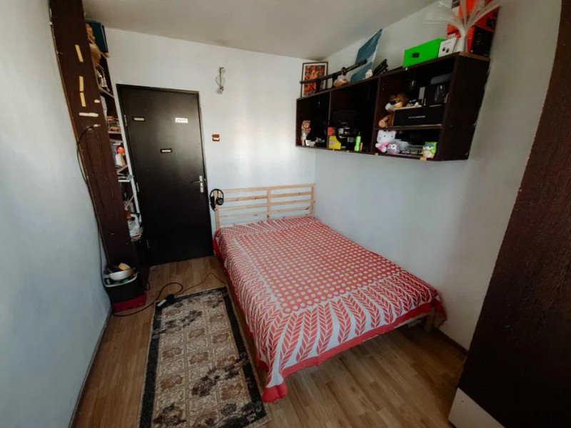 Zimbru- Apartament 3 camere, etaj 2- 98.000 euro 