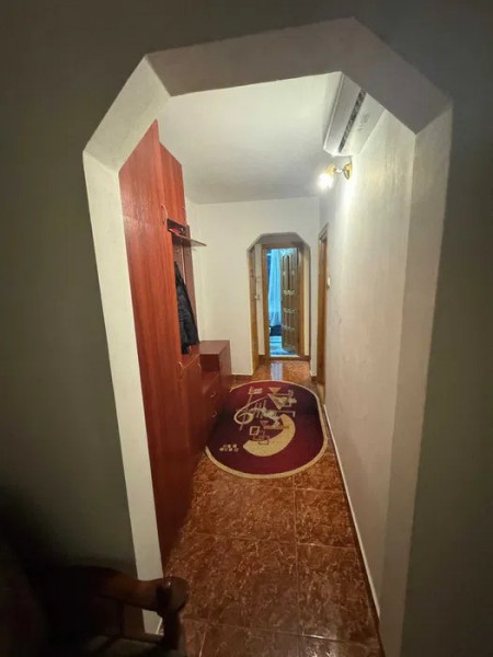 Apartament 3 Camere, intermediar, mobilat si utilat zona Nicolina2 