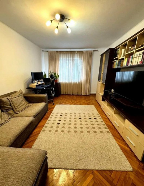 Apartament 3 Camere, intermediar, zona Nicolina 1( Lidl)