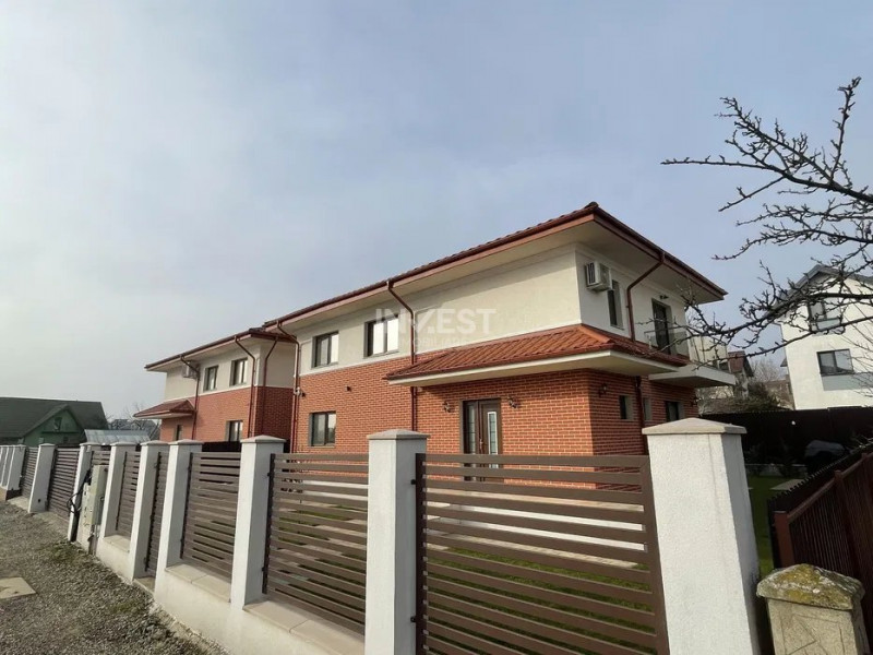 Casa premium cu 4 camere , zona Nicolina-Strada Strugurilor