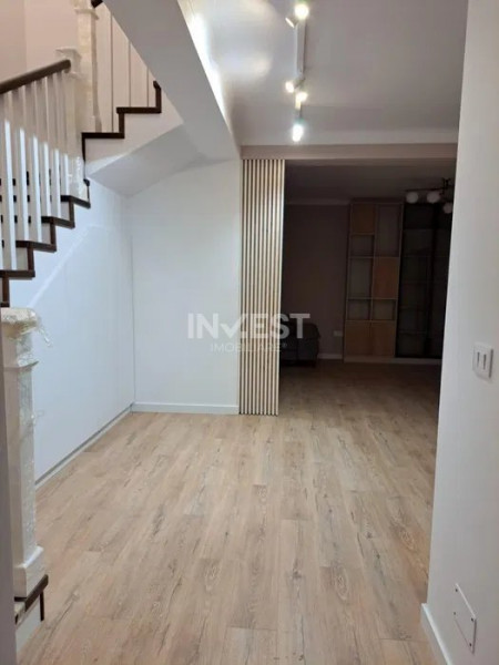 Casa premium cu 4 camere , zona Nicolina-Strada Strugurilor