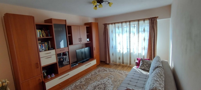 Apartament 3 camere și 2 băi, zonă Moara de Foc