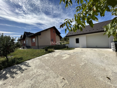 Casa de vanzare, parter 4 camere, garaj, 1424mp teren - Bucium- Vișani, IASI