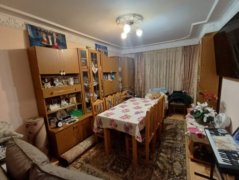 Apartament 3 camere, decomandat, zona Canta - Profi, Iasi