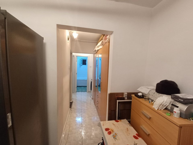 Apartament 3 camere, decomandat, zona Canta - Profi, Iasi