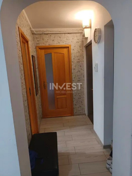 Apartament 3 camere - etaj intermediar - Podu Roș 