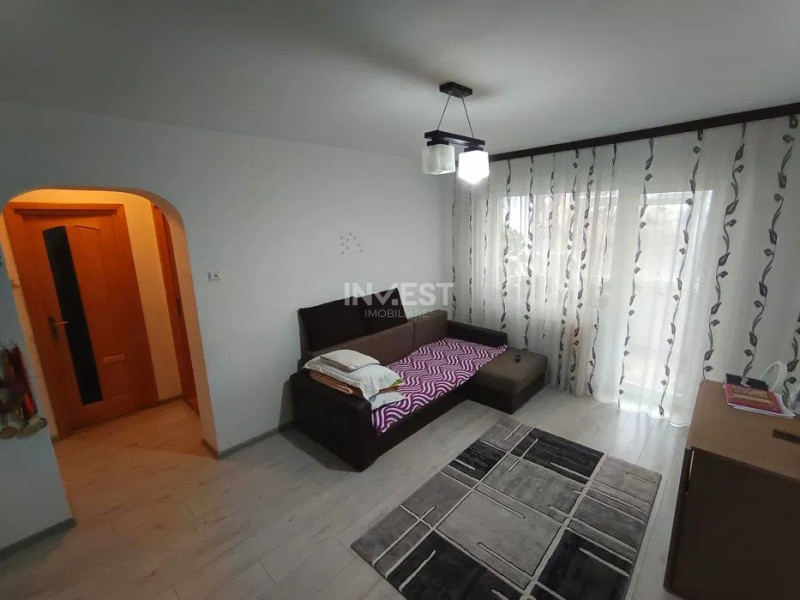 Apartament 3 camere - etaj intermediar - Podu Roș 