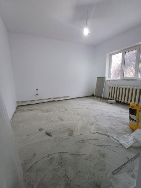Apartament 3 camere, 2 bai decomandat- Zona Zimbru -RENOVAT 