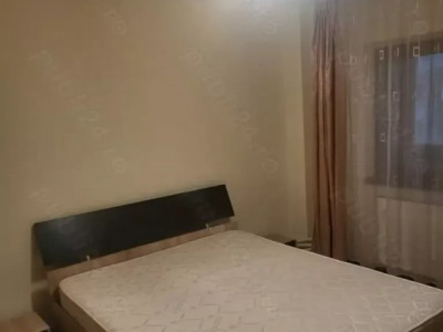 Apartament 2 camere, decomandat, Nicolina, etaj intermediar