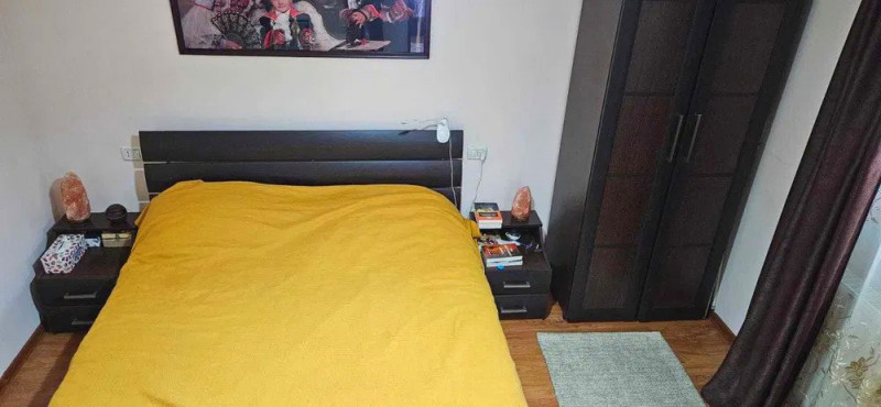 Apartament 3 camere - etajul 2 - Podu Roș, Primăverii 