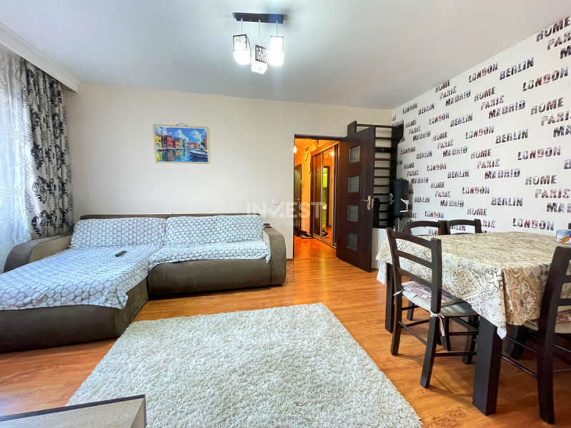 Apartament 3 camere - etajul 2 - Podu Roș, Primăverii 
