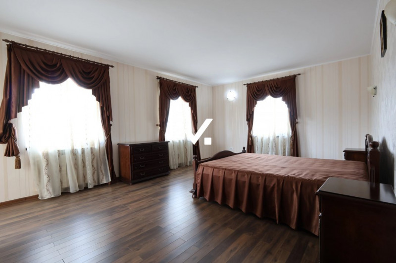 Proprietate spațioasă cu potențial turistic - Iași