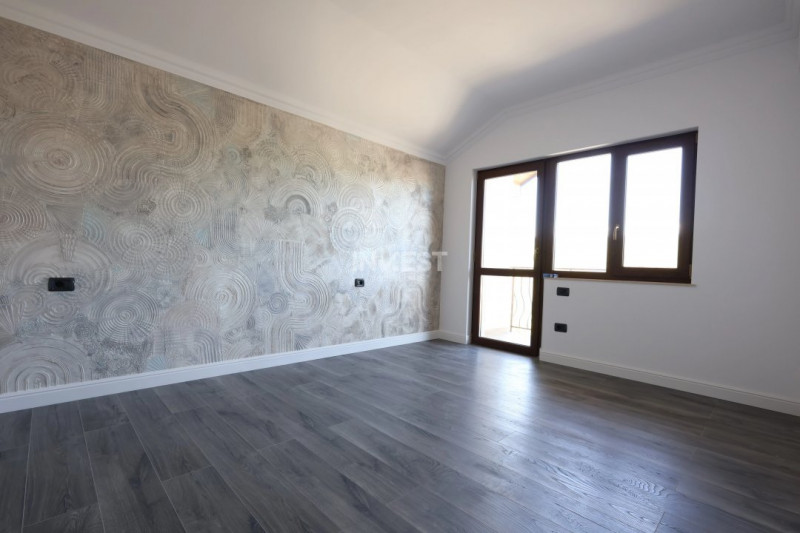 Vilă finalizată, disponibilă cu 600 sau 1000 mp teren, Rediu, IASI