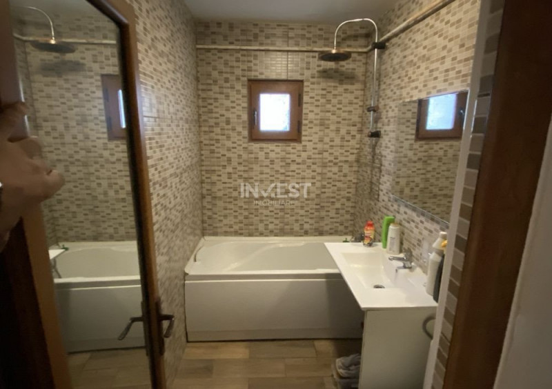 Apartament 4 camere decomandat, 81 mp, etaj 3/3 cu pod 