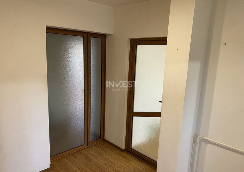 Apartament 4 camere decomandat, 81 mp, etaj 3/3 cu pod 