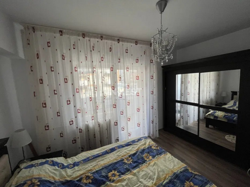 Gara-Apartament 3 camere decomandat