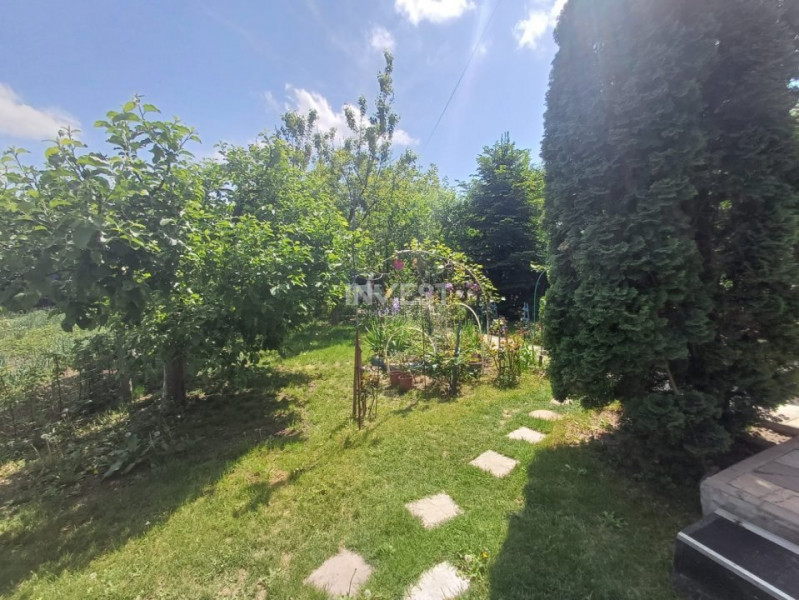 CASA CU 4 CAMERE , CAPAT CUG , 500 MP TEREN